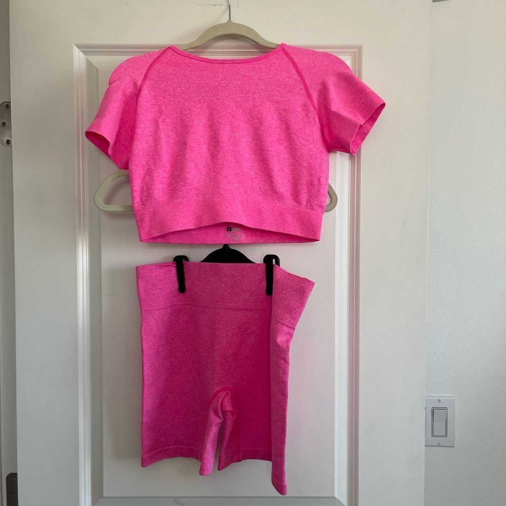 Women’s athletic wear set